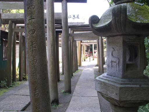 銭洗弁財天宇賀福神社